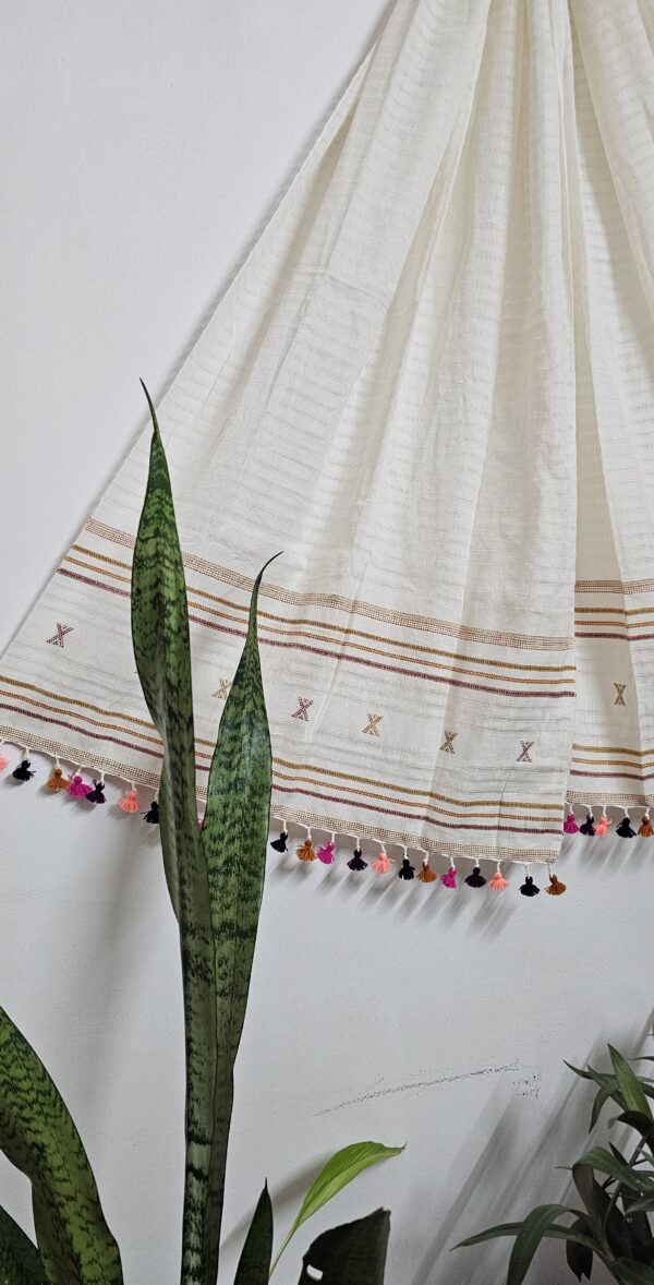 Cream Color Kutch Bhujodi Weave Handloom Cotton Stole