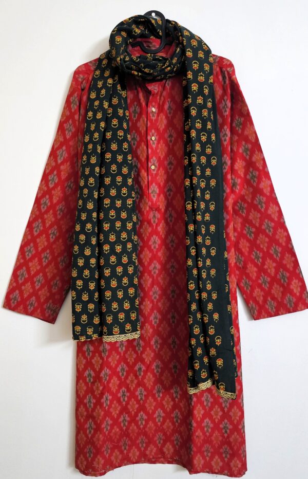 Parimal EcoHub | Cotton Stole | Ajrakh Print | Naturally Dyed Shades of Green and Yellow Color | Buti Pattern | Cream Lace | - Image 8
