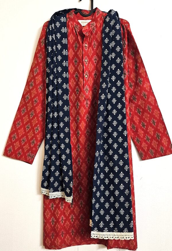Parimal EcoHub | Cotton Stole | Ajrakh Print | Naturally Dyed Shades of Blue | Buti Pattern | Cream Lace - Image 7