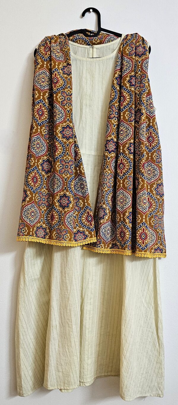 Parimal EcoHub | Cotton Stole | Ajrakh Print | Naturally Dyed Shades of Yellow and Red Color | Geometric Pattern | Yellow Lace - Image 4