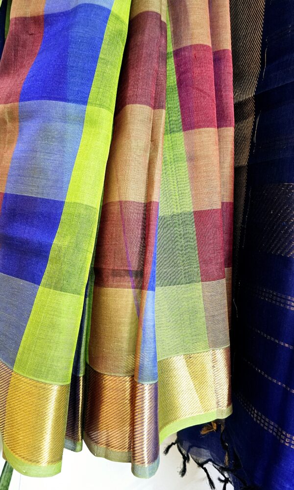 Cotton blended with raw Silk, Madras chequered Handloom saree with Golden Zari border-Green Blue - Image 12