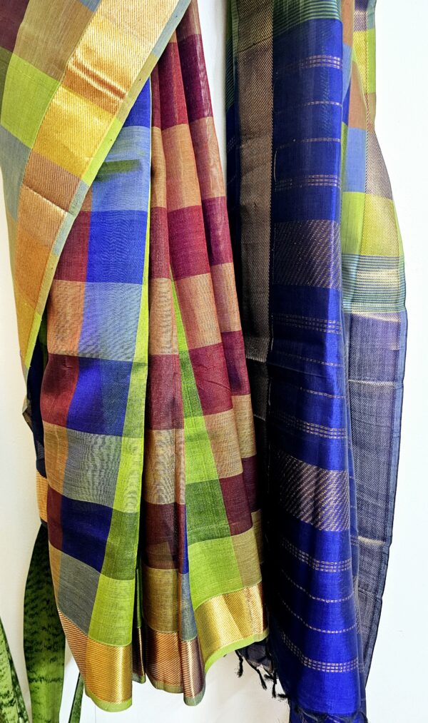 Cotton blended with raw Silk, Madras chequered Handloom saree with Golden Zari border-Green Blue - Image 11