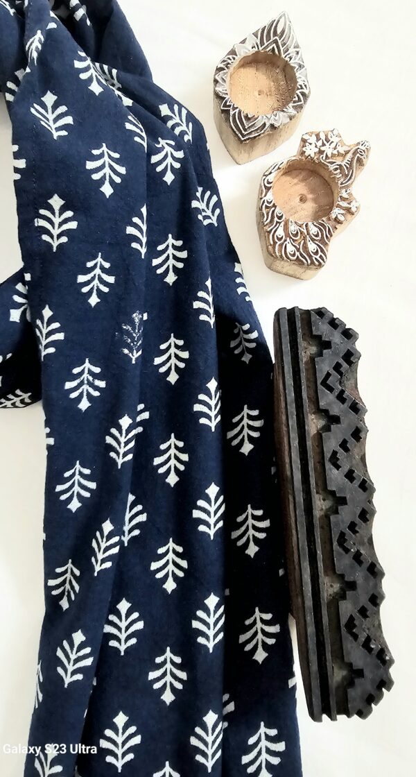 Parimal EcoHub | Cotton Stole | Ajrakh Print | Naturally Dyed Shades of Blue | Buti Pattern | Cream Lace - Image 9