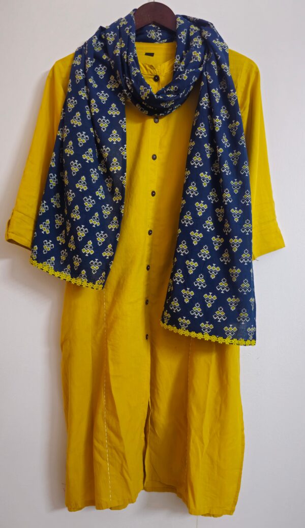 Parimal EcoHub | Cotton Stole | Ajrakh Print | Naturally Dyed Shades of Blue and Green Color | Buti Pattern - Image 4